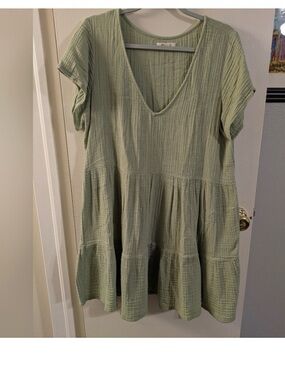 Rip Curl Light Green V-Neck
Tiered Mini Dress